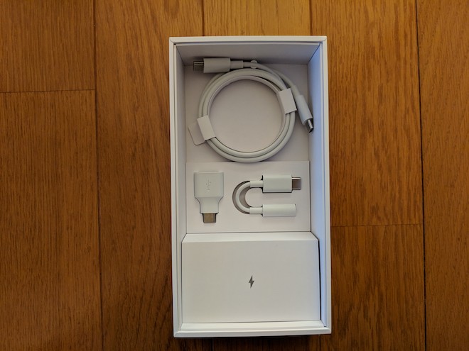 Pixel3の付属品
